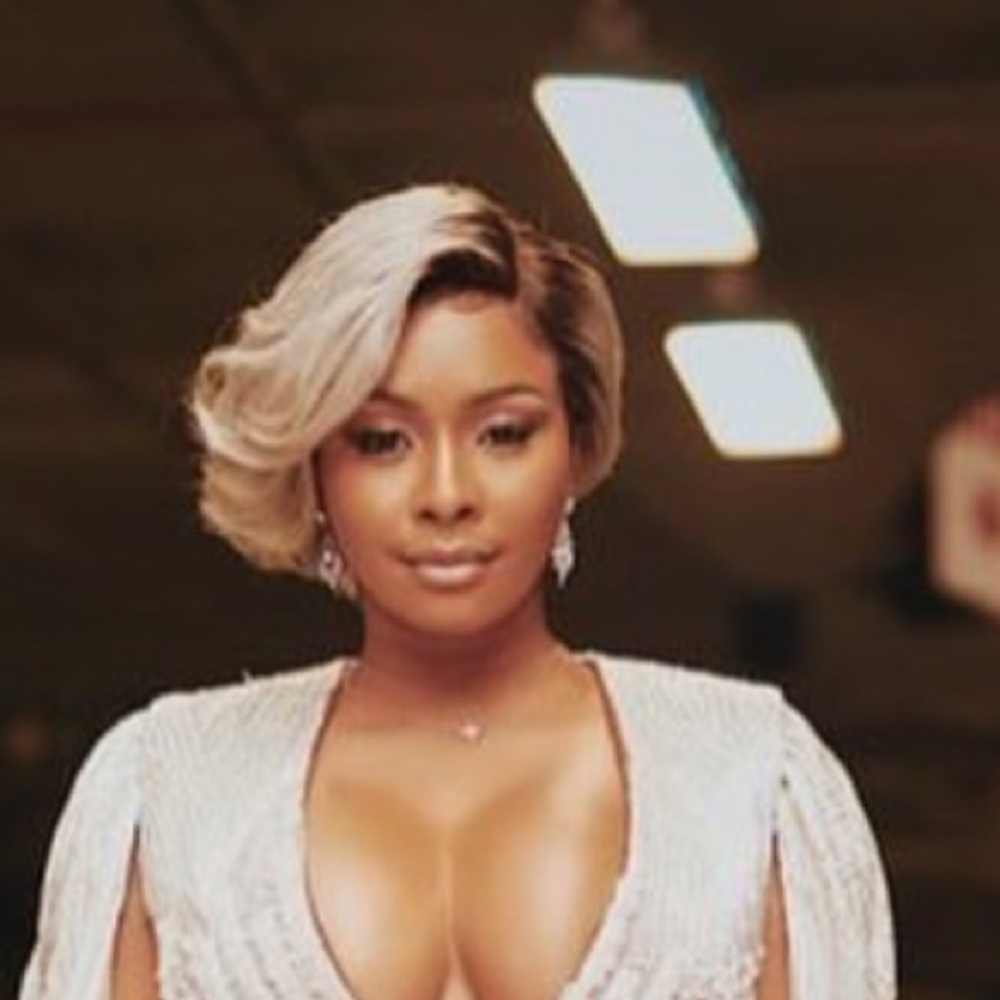 Meet your Posher, Marika